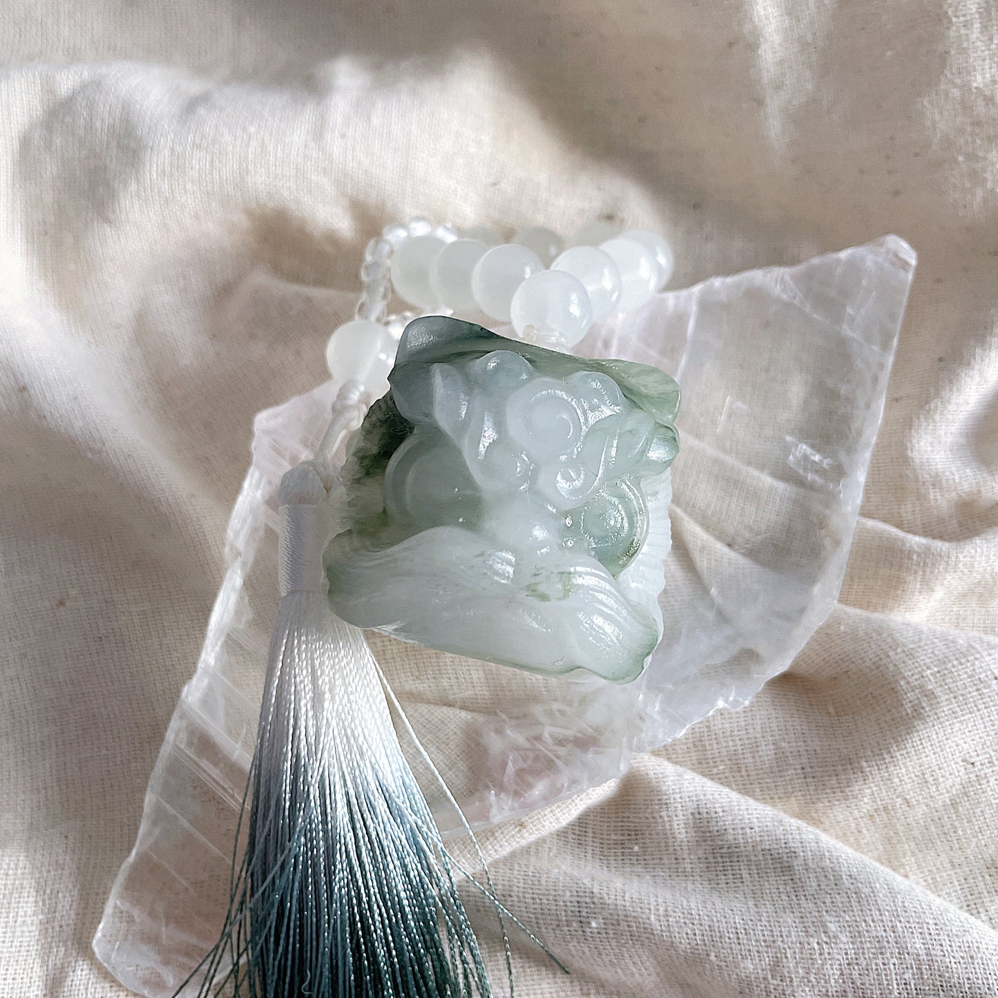 Tianshan Emerald Jade Gelang Kaki Kristal Jade Lion Sculpture 天山翠