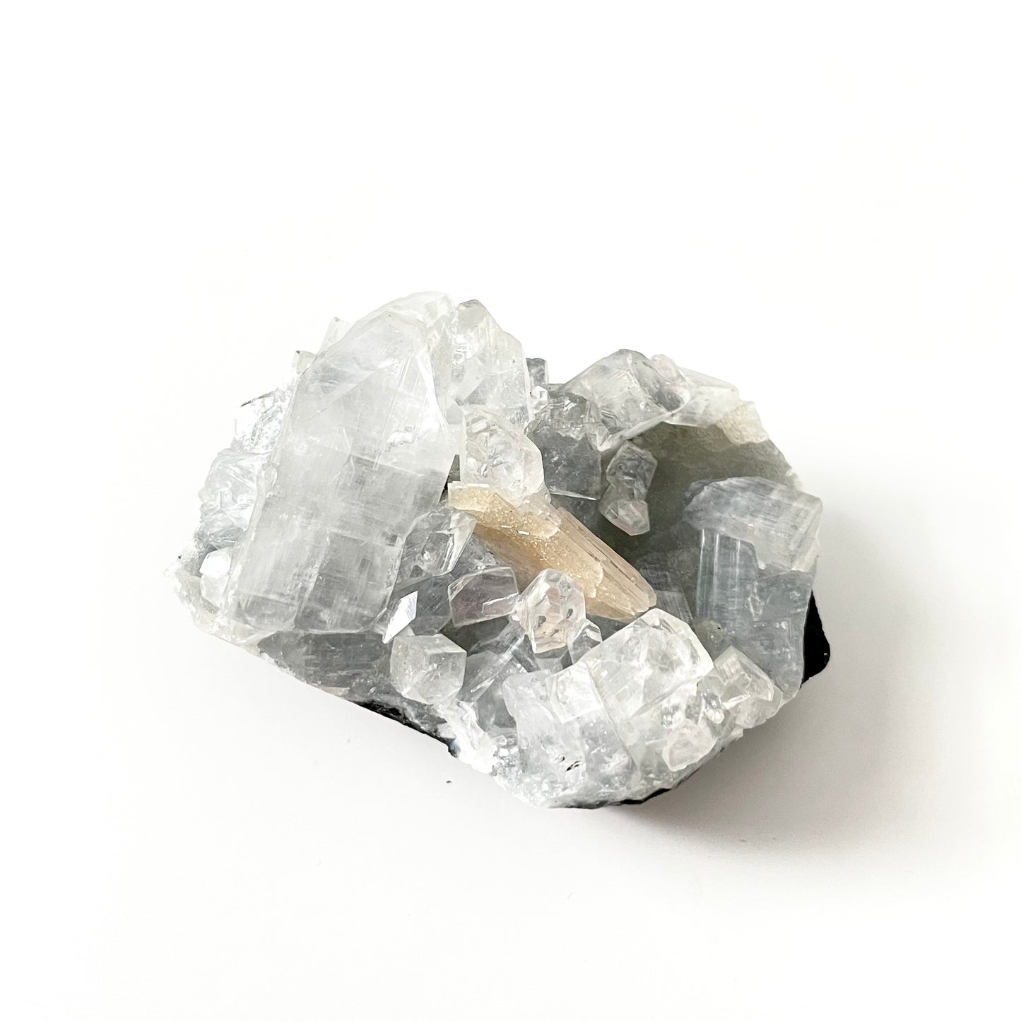 Apophyllite on Stilbite 鑽石魚眼石