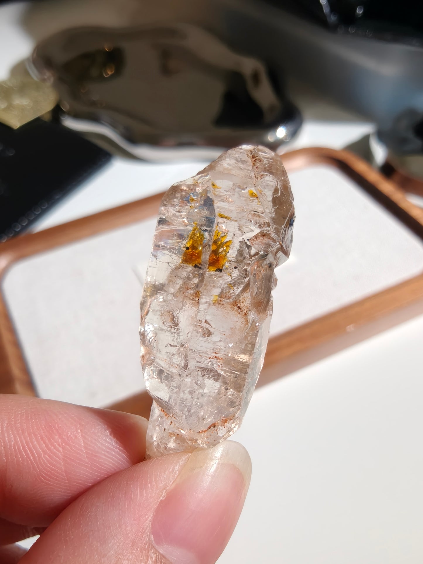 Golden Scepter Red Clay Filled Firefly Skeletal Petroleum Included Quartz UV Reactive with ENHYDROS 紅泥骸骨