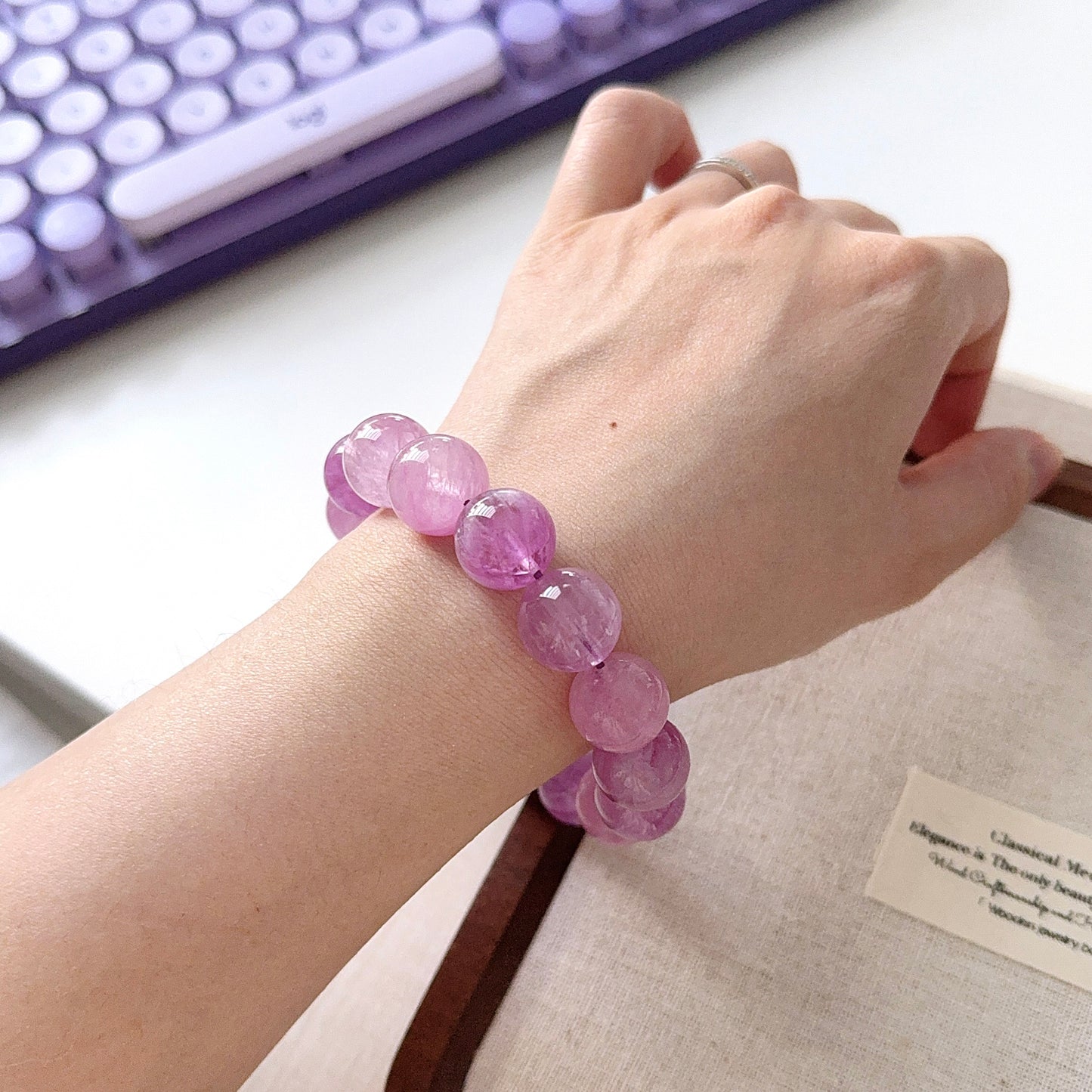 Ultra High Quality Gemmy Pinky Purple CatEye Kunzite 14.5mm Beaded Bracelet