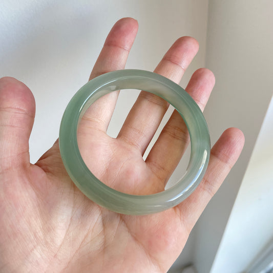 Chalcedony Agate Bangle (瑪瑙玉髓)