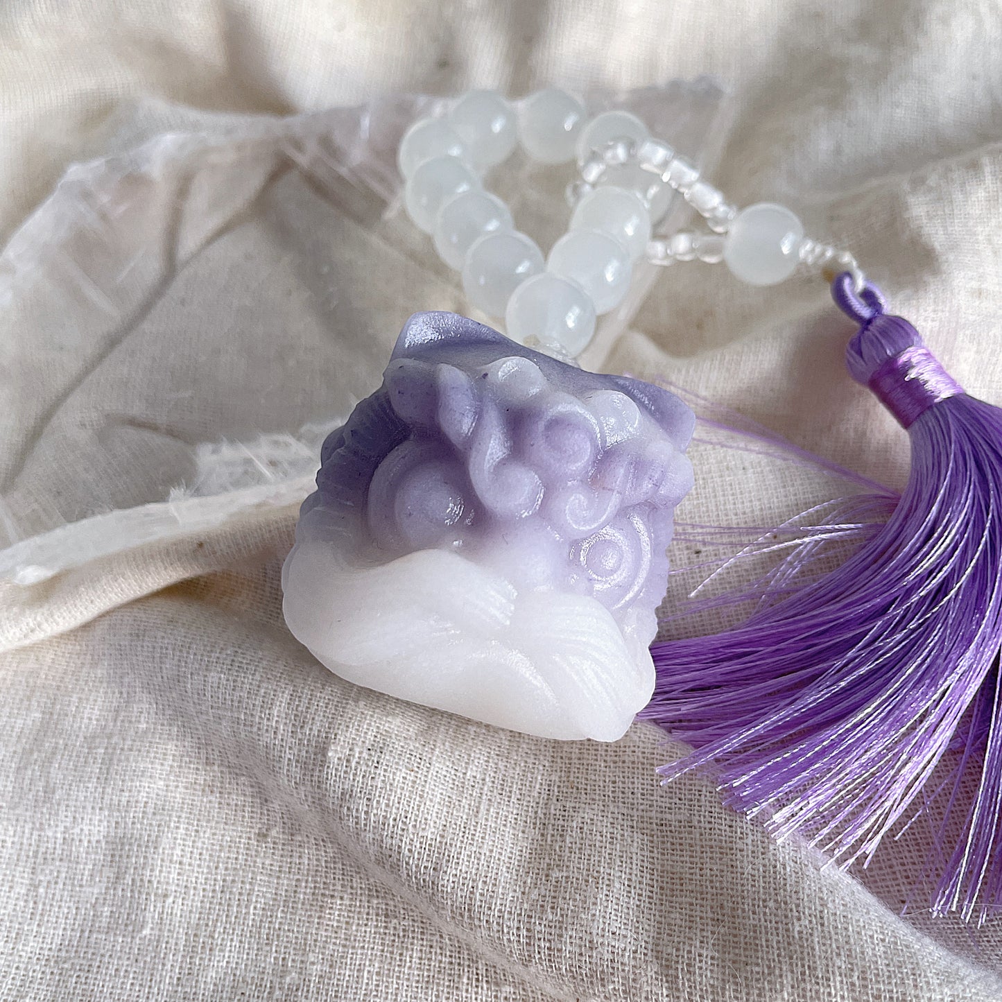 SheTai Cui Mongolia Jade Fortune Lion Sculpture Craving