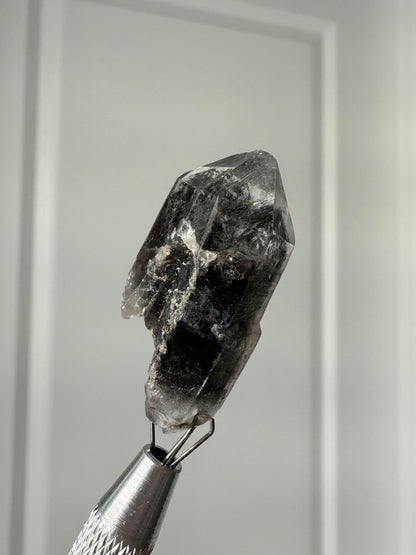 Herkimer Diamond 8.9g with Black Hydrocarbon Inclusions