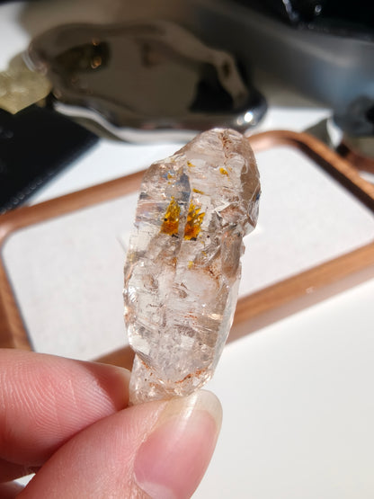 Golden Scepter Red Clay Filled Firefly Skeletal Petroleum Included Quartz UV Reactive with ENHYDROS 紅泥骸骨