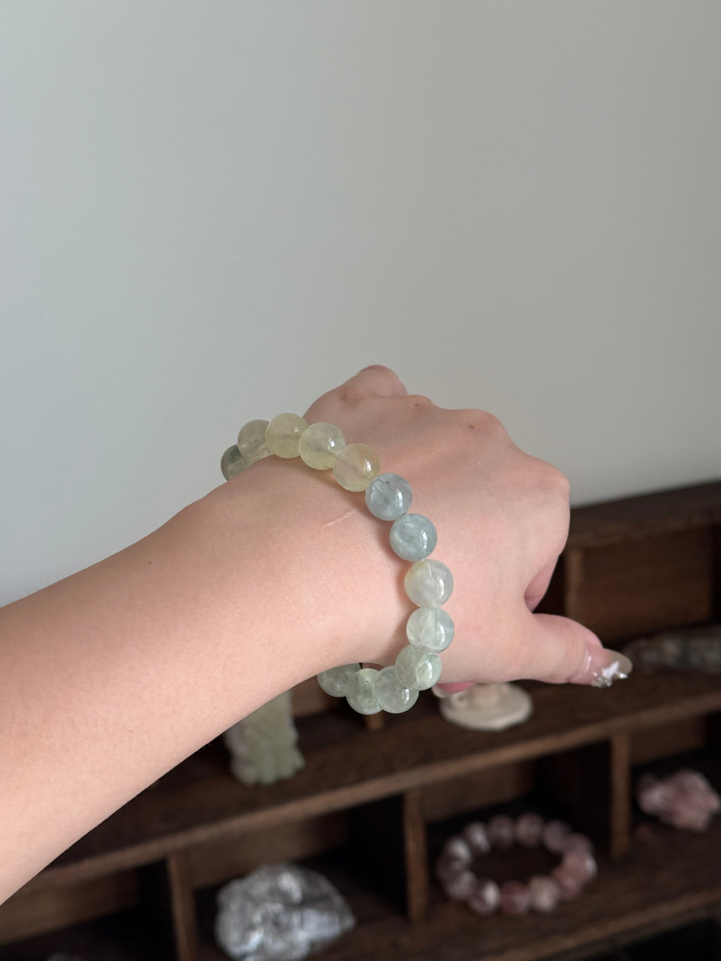 Natural Gradient Prehnite Bracelet 11.3mm