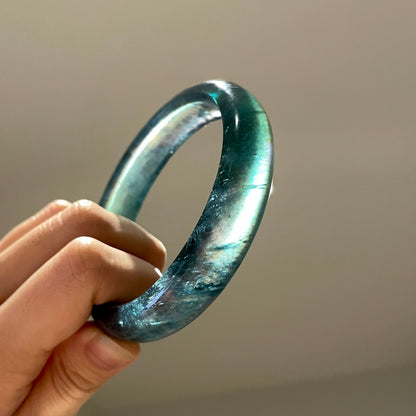 Rare Greenish Aquamarine Bangle with Rainbow Sparkling Starlights