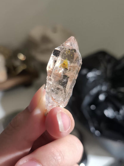 Golden Scepter Red Clay Filled Firefly Skeletal Petroleum Included Quartz UV Reactive with ENHYDROS 紅泥骸骨